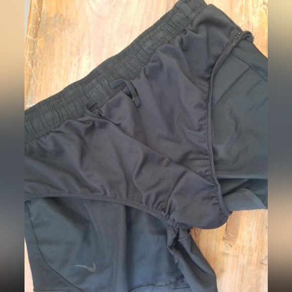 Girls Nike Dri-Fit Shorts size XL | Athletic Running Shorts - Picture 4 of 5
